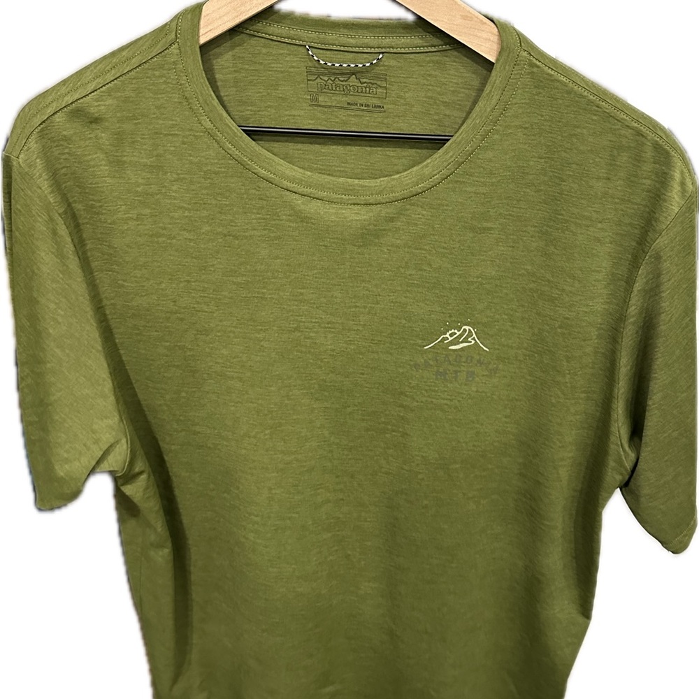 Men’s Patagonia capilene cool men’s SS /MD/like new/smoke free/never in a dryer